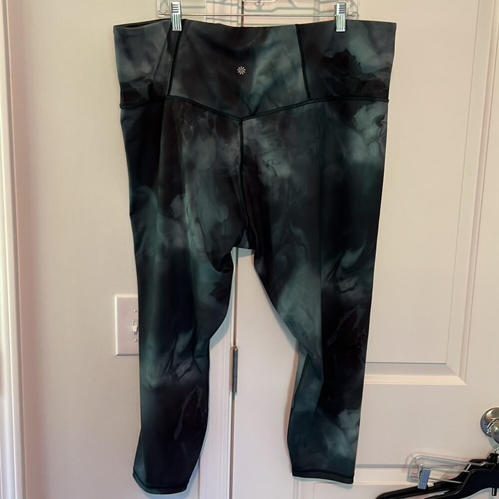 Athleta 3X Elation Printed Black & Gray 7/8 Tight Leggings - Picture 6 of 16